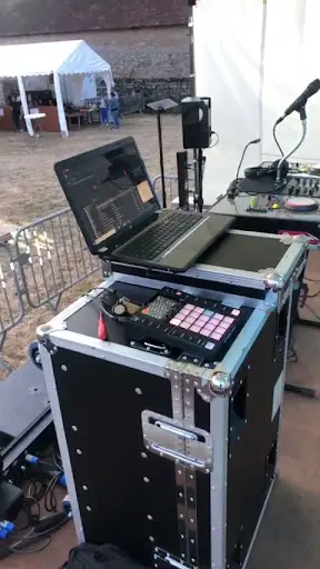 Dj Studio 2000 .71400 Curgy