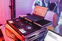 Tom d'Sono - Dj Lille & Métropole - Agence Événementielle - Dj Animateur Professionnel Dans le Nord (59)