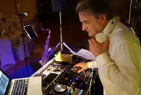 Double Platine Dj et Voiture Limousine Mariage Lyon