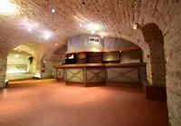 Le Caveau