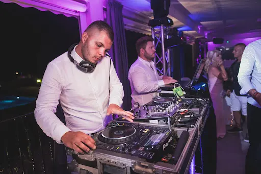Dj Mariage Var- Life Night Paradis
