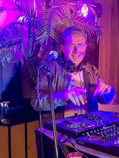 Dj Henthom