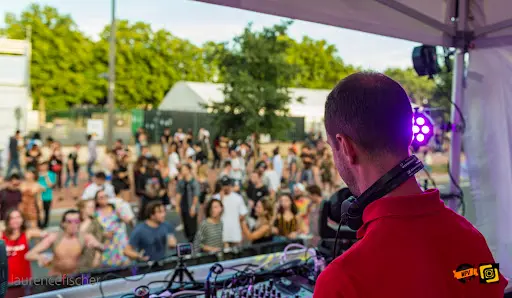 Dj Lewis