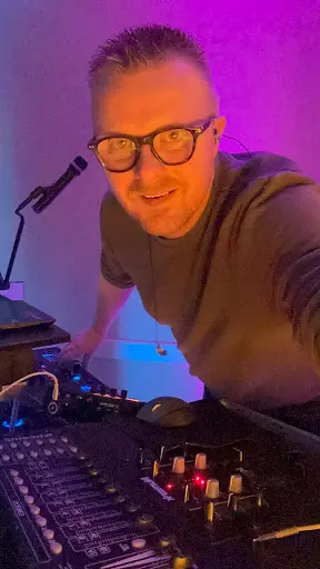 Dj Cyril Bourdoiseau (disc-jockey et Animateur)