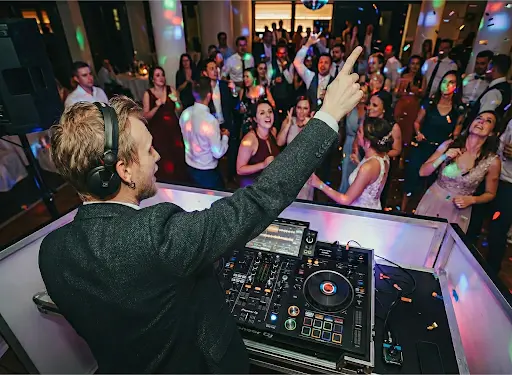 Devon Lord - Dj
