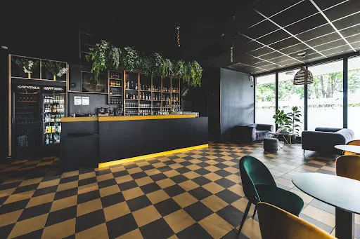 Flow Karaoke Box Pau – Karaoké, Blind Test & Bar À Cocktails