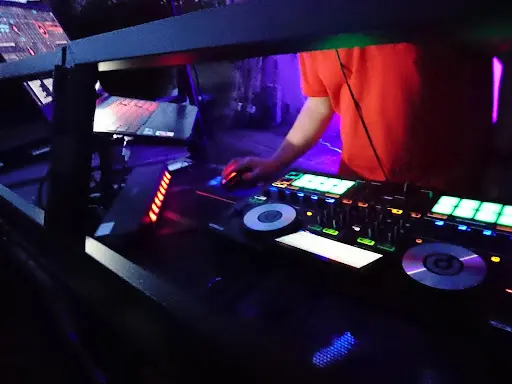 Dj Davolake