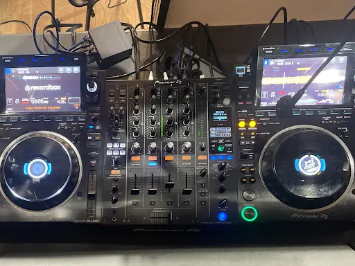 Dj Bombay A Votre Service