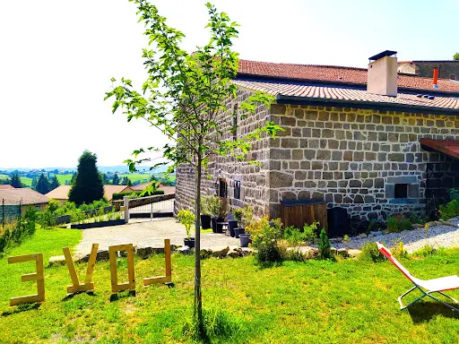 Gîte la Bâtisse aux Lanternes Gite de Groupe Loire 42 (grande Capacité 29 Couchages, Salle de Réception , Mariage... )