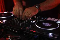 Vip Animation – Dj Mariage Bordeaux | Dj Gironde | Soirées Privées & Événements