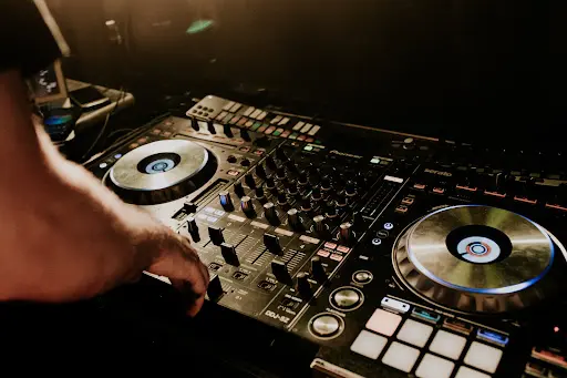 Nanobox - Dj Mariage Toulouse | Animation Événementielle